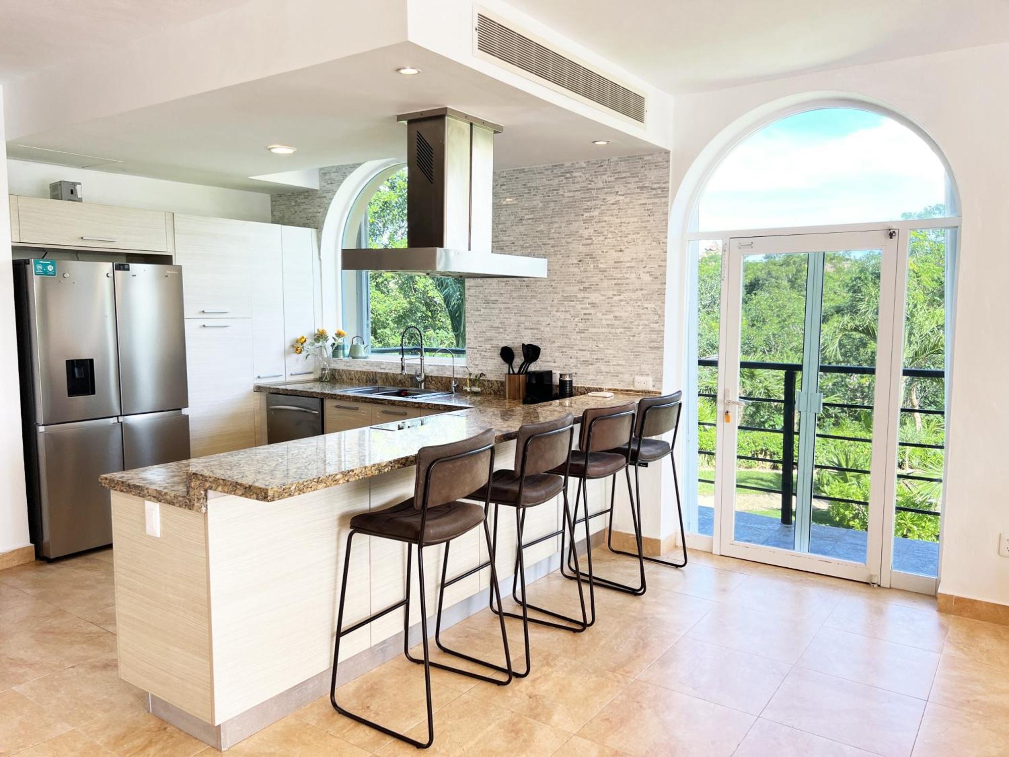 High-End Waterfront Condo At Secrets Waters 普托阿范特拉斯 外观 照片