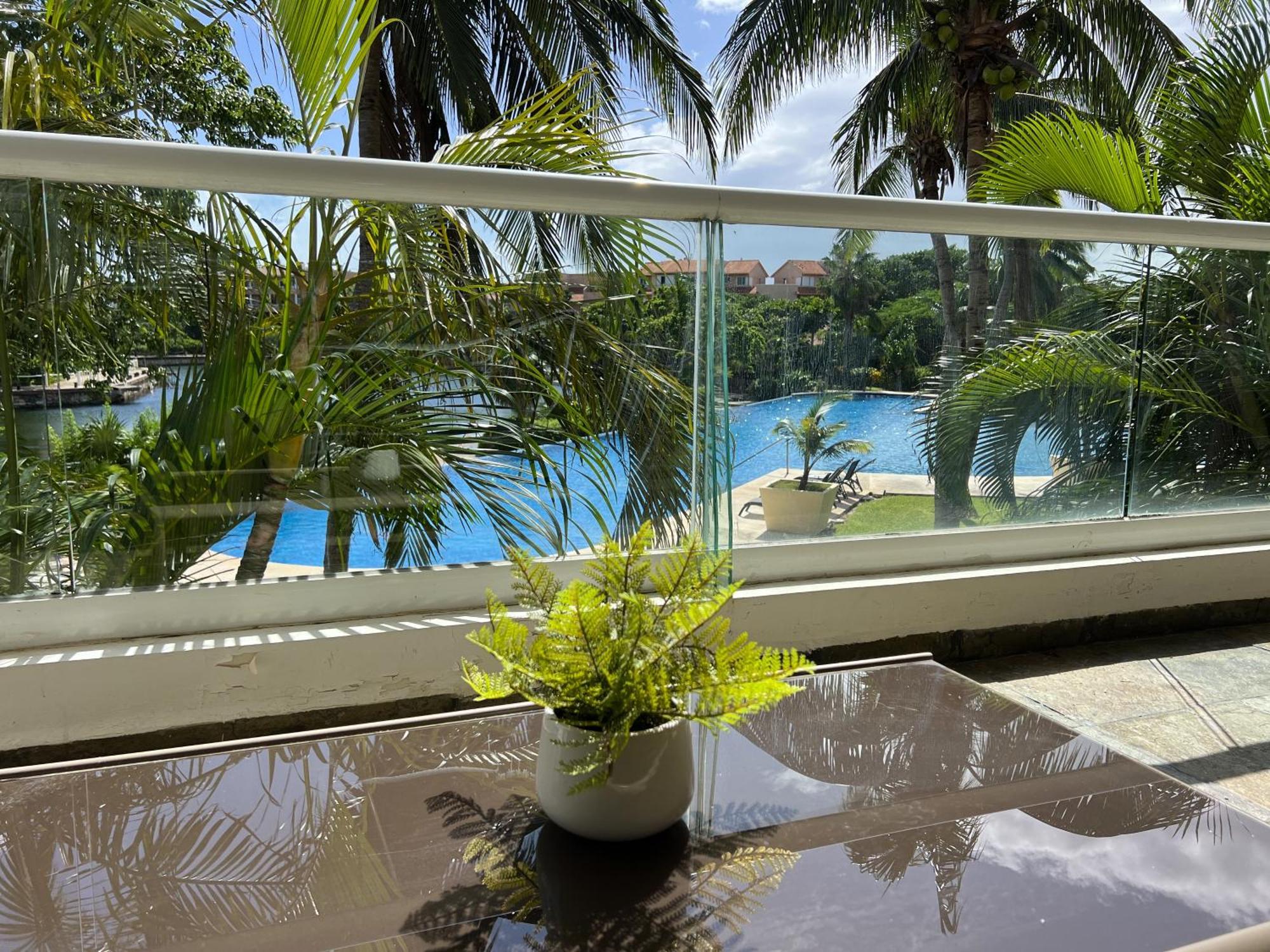 High-End Waterfront Condo At Secrets Waters 普托阿范特拉斯 外观 照片