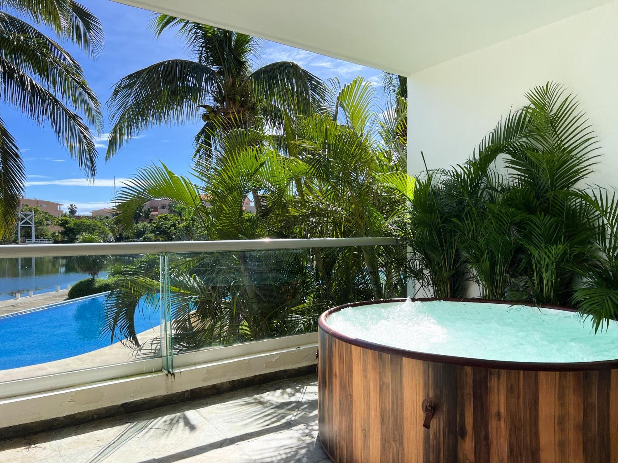 High-End Waterfront Condo At Secrets Waters 普托阿范特拉斯 外观 照片